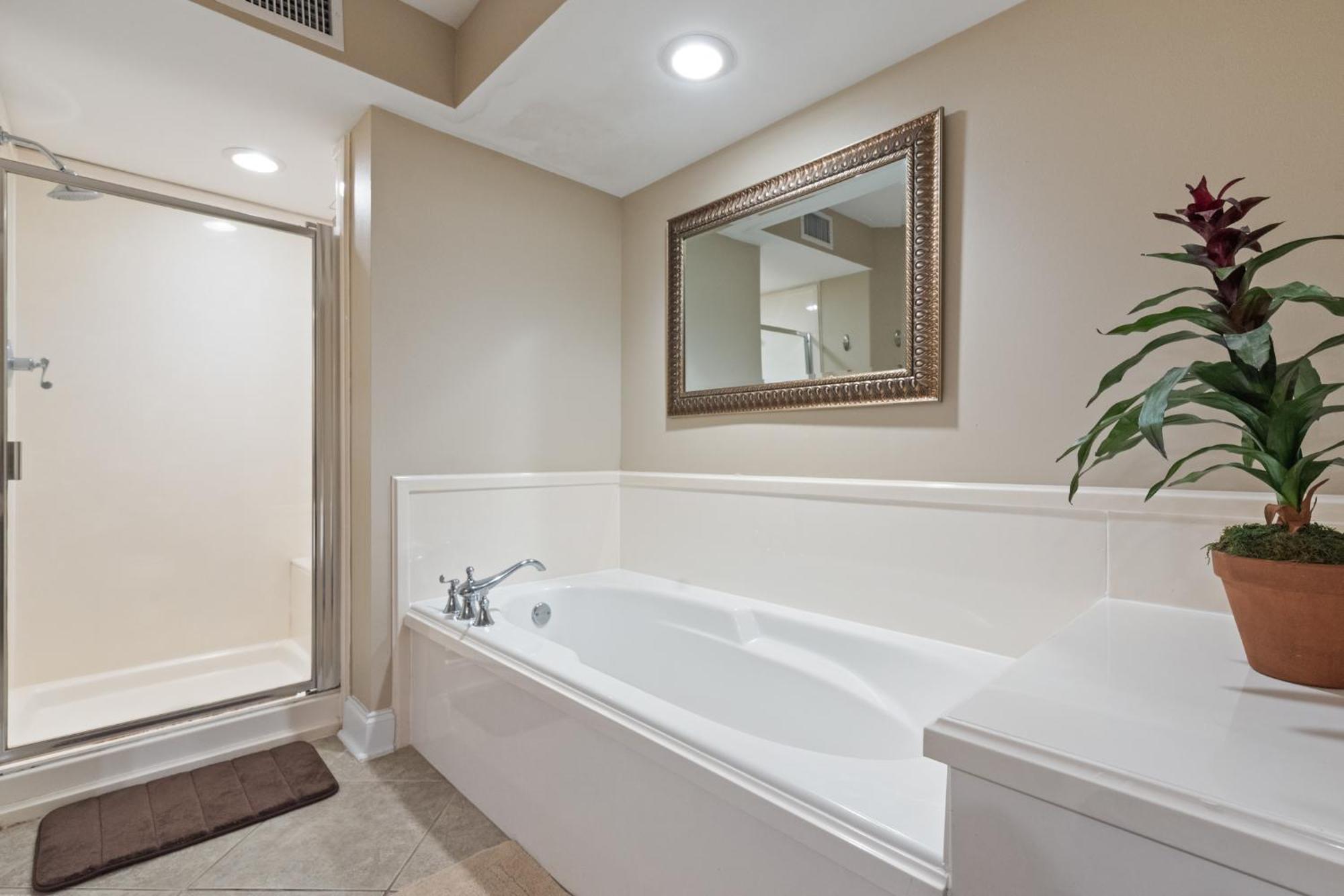 Fun 2 Bed/2 Bath Condo With Pool On Biloxi Beach Exterior foto